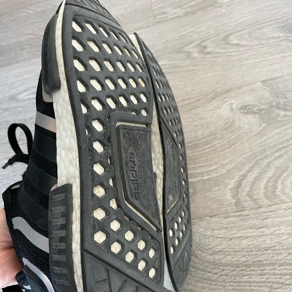 Adidas NMD R1 - Picture 4 of 5